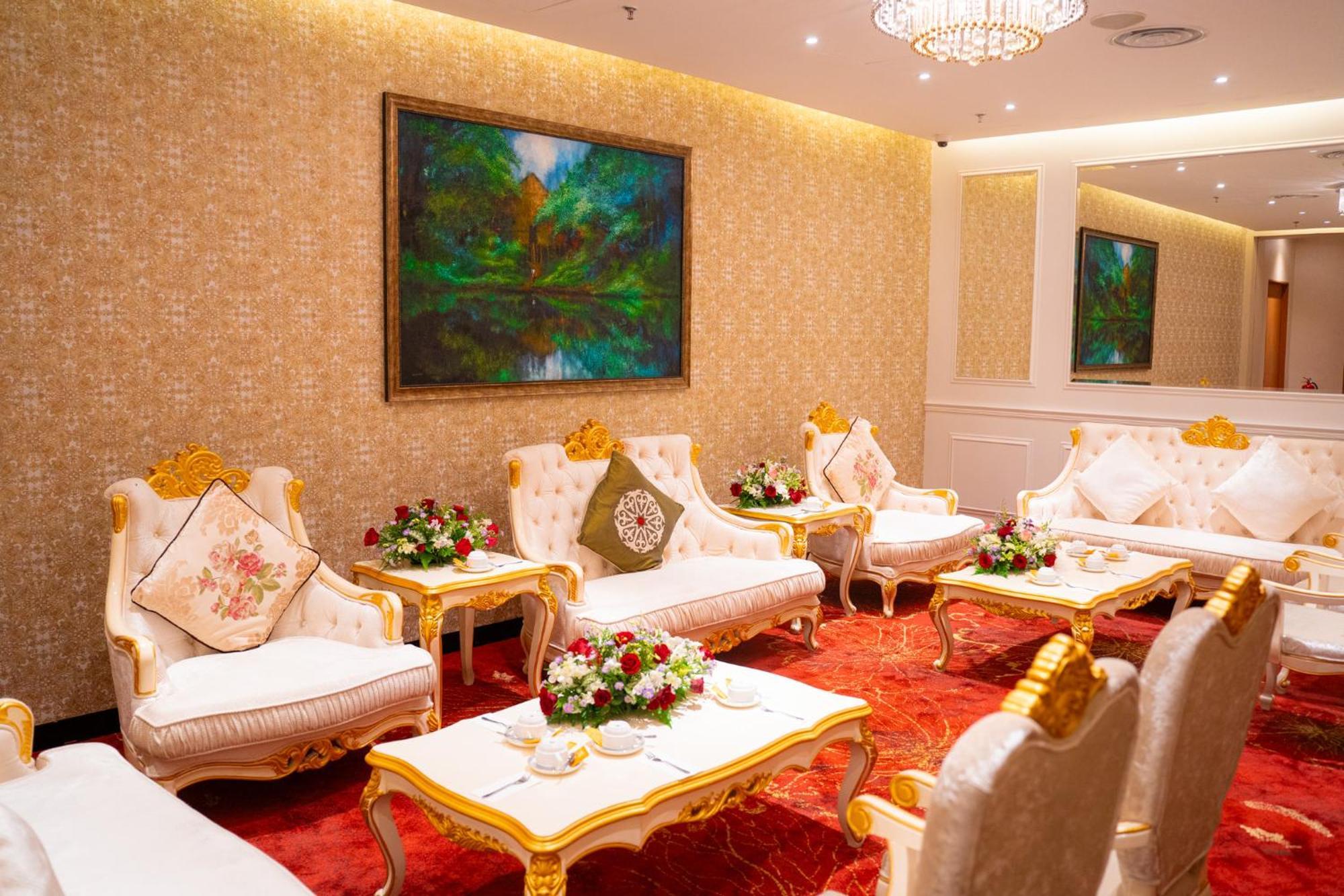 The Waterfront Hotel Kuching Ngoại thất bức ảnh The lobby of the hotel