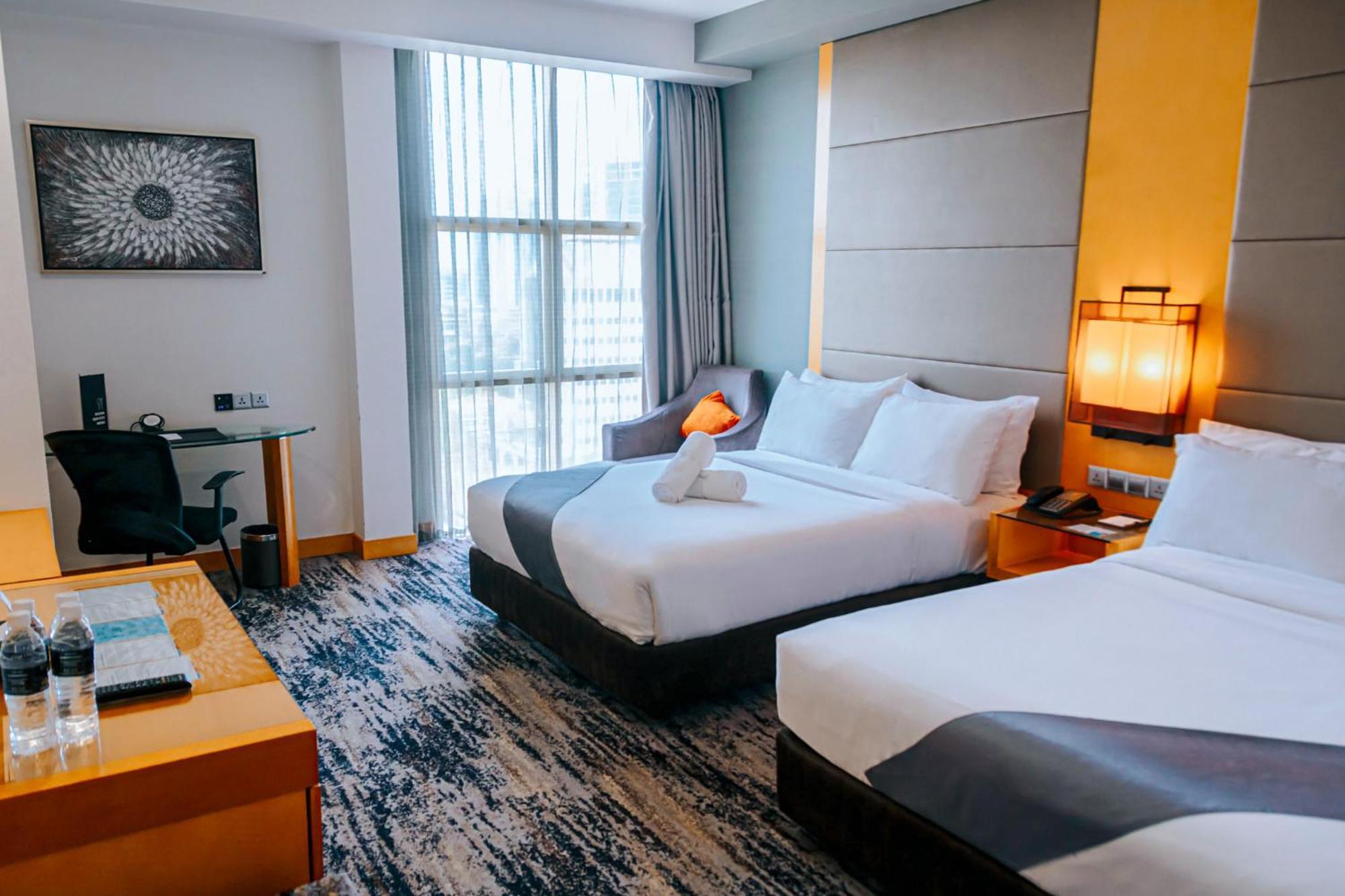 The Waterfront Hotel Kuching Ngoại thất bức ảnh