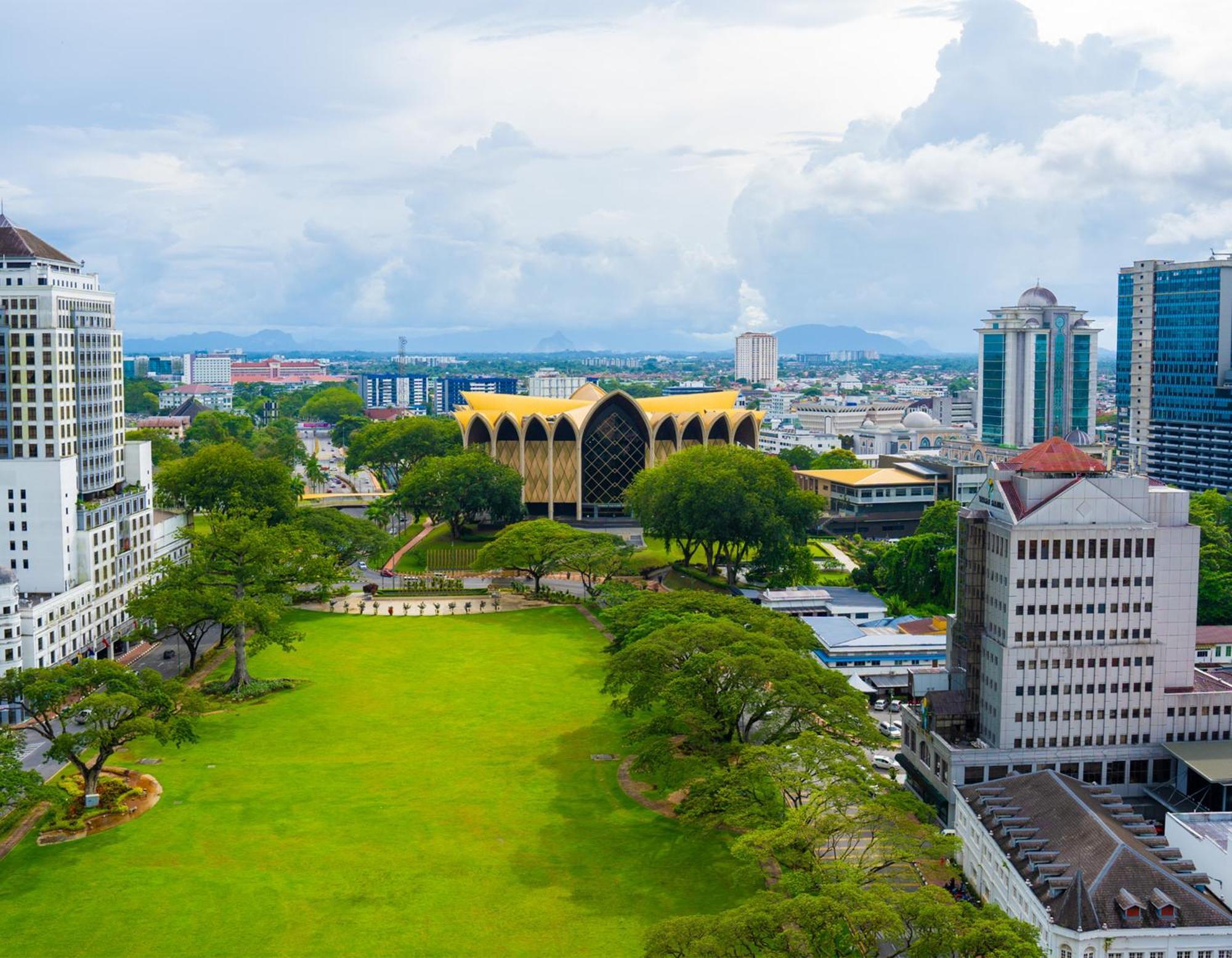 The Waterfront Hotel Kuching Ngoại thất bức ảnh National Museum